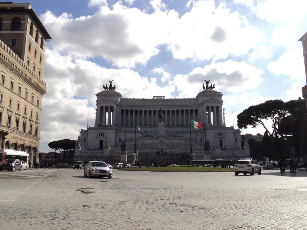 Piazza Venezia Suite And Terrace Rome Exterior photo